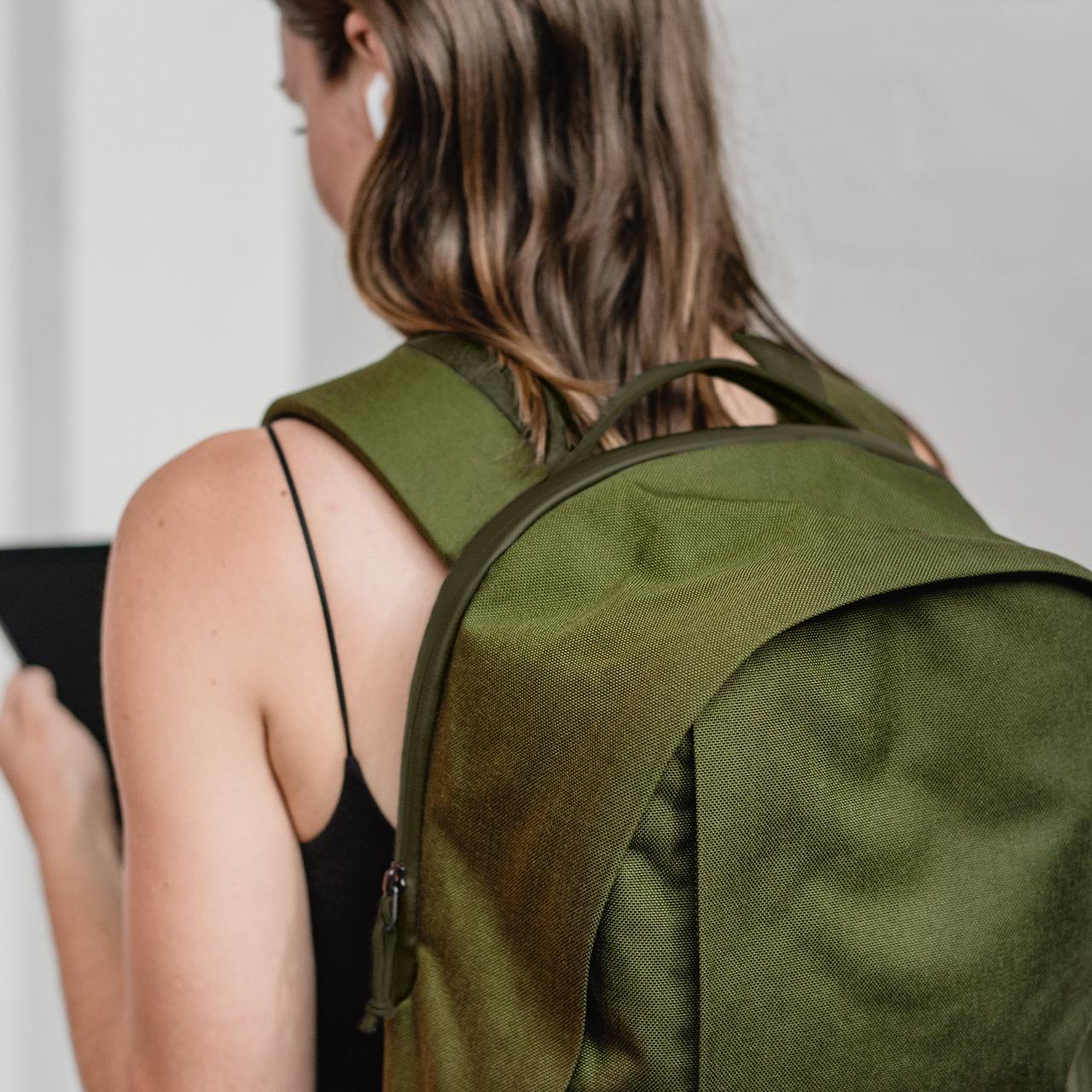 MTW kickstarter green backpack comfort 3