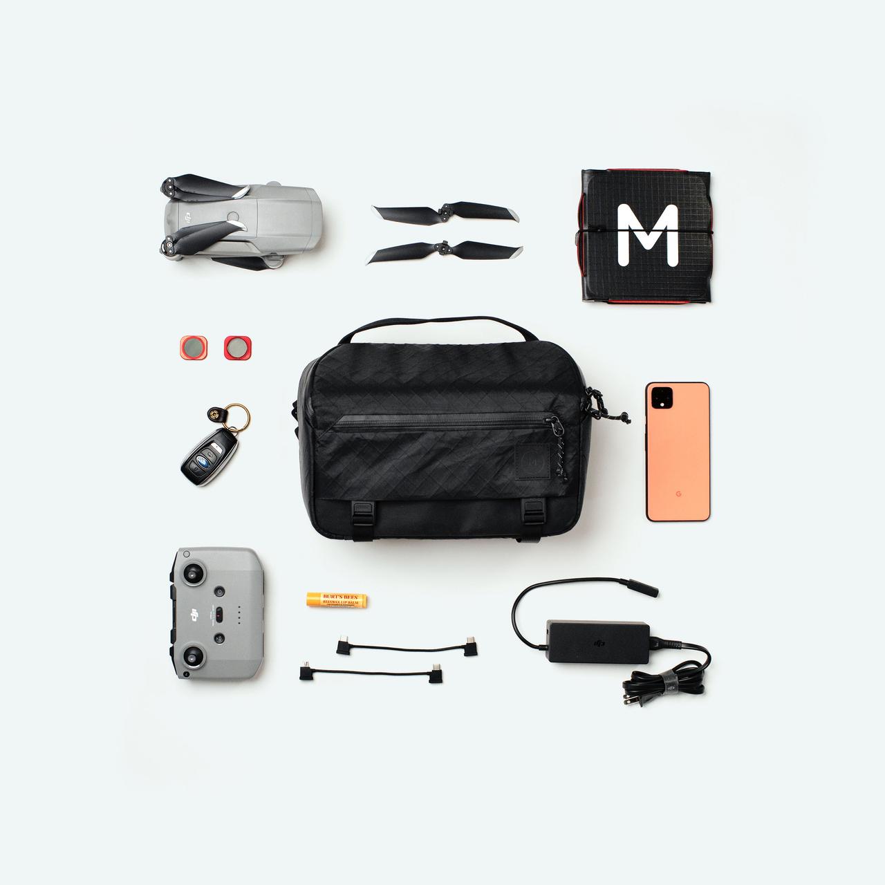 Moment 6 L sling flatlay drone 02