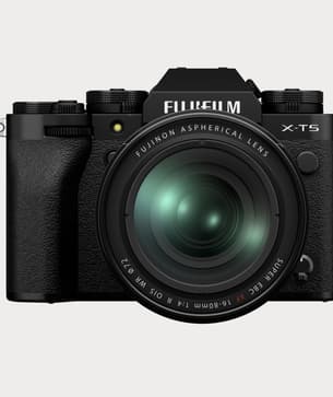 Moment Fujifilm 16782636 X T5 Body Black with XF16 80mm F4 R OIS WR Lens Kit 01