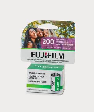 Moment Fujifilm 600022186 Fujicolor 200 36 Exp Single Roll Carded thumbnail
