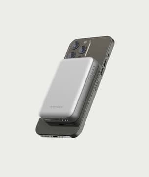 Shopmoment Ventev Portable Magnetic Battery 5000 m Ah w iphone