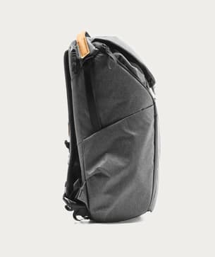 Peak Design Everyday Camera Backpack 30L Charcoal 03