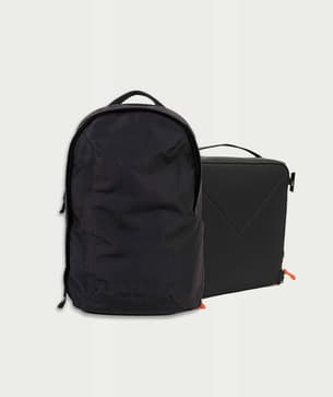 Shopmoment everything backpack bundle Blackbag and 4l insert