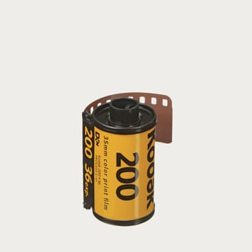 Moment Kodak 6033997 Gold 200 35mm single roll 36 exp Thumbnail