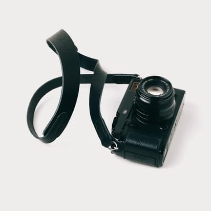 Moment Clever Supply Traditional Camera Strap Black 02