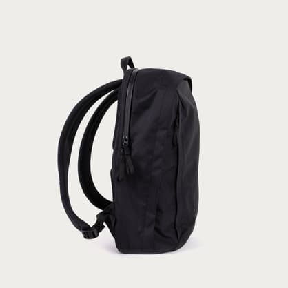 Moment Everything Backpack - 21L Overnight - Black (106-178) - Moment