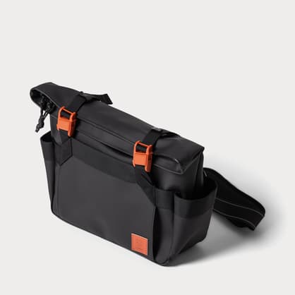 Moment Langly BSBCLAY01 Bravo Mirrorless Shoulder Bag 02
