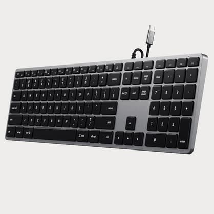 Moment Satechi ST UCSW3 M Slim W3 Wired Backlit Keyboard Space Gray 03