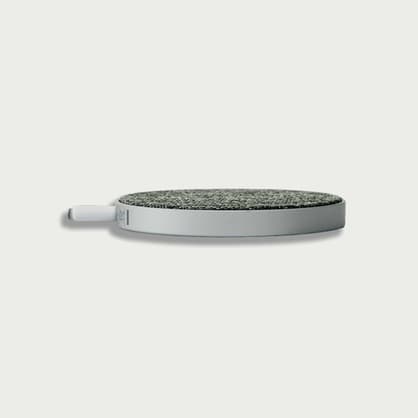 Shopmoment Ventev 15 W Magnetic Wireless Charger right side