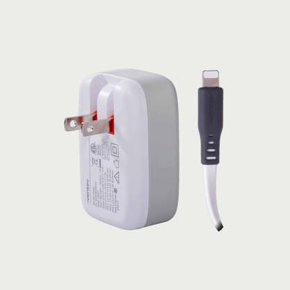 Shopmoment Ventev 30 W Wall Charger and USB C to Apple Lightning Cable 2