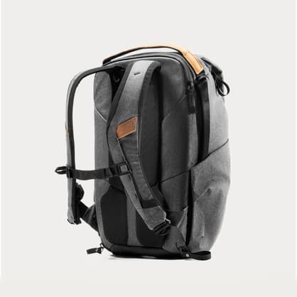Peak Design Everyday Camera Backpack 20L Charcoal V2 05