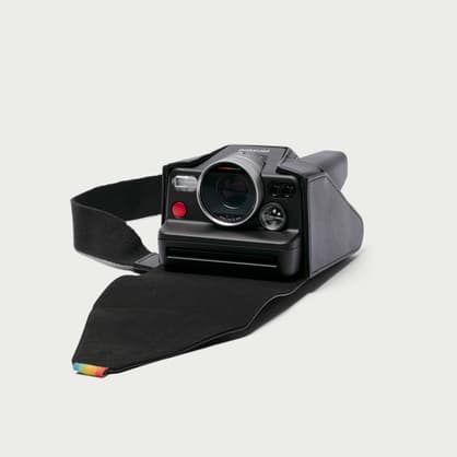 Shopmoment Polaroid Polaroid I 2 Camera w camera holster