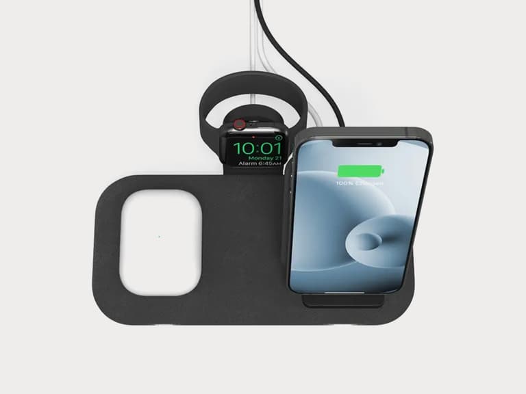 Moment mophie 401305840 Wireless Charging Stand Plus Pad lifestyle 01