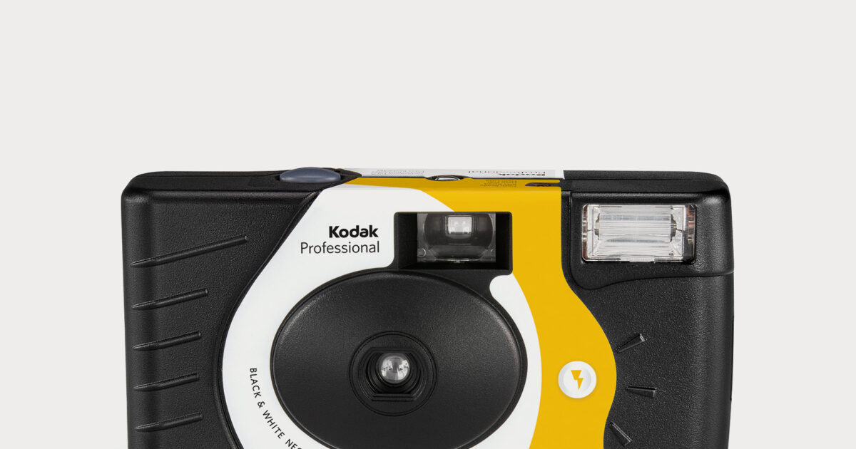 Kodak Professional Tri-X 400 Single Use Camera (1074418) - Moment