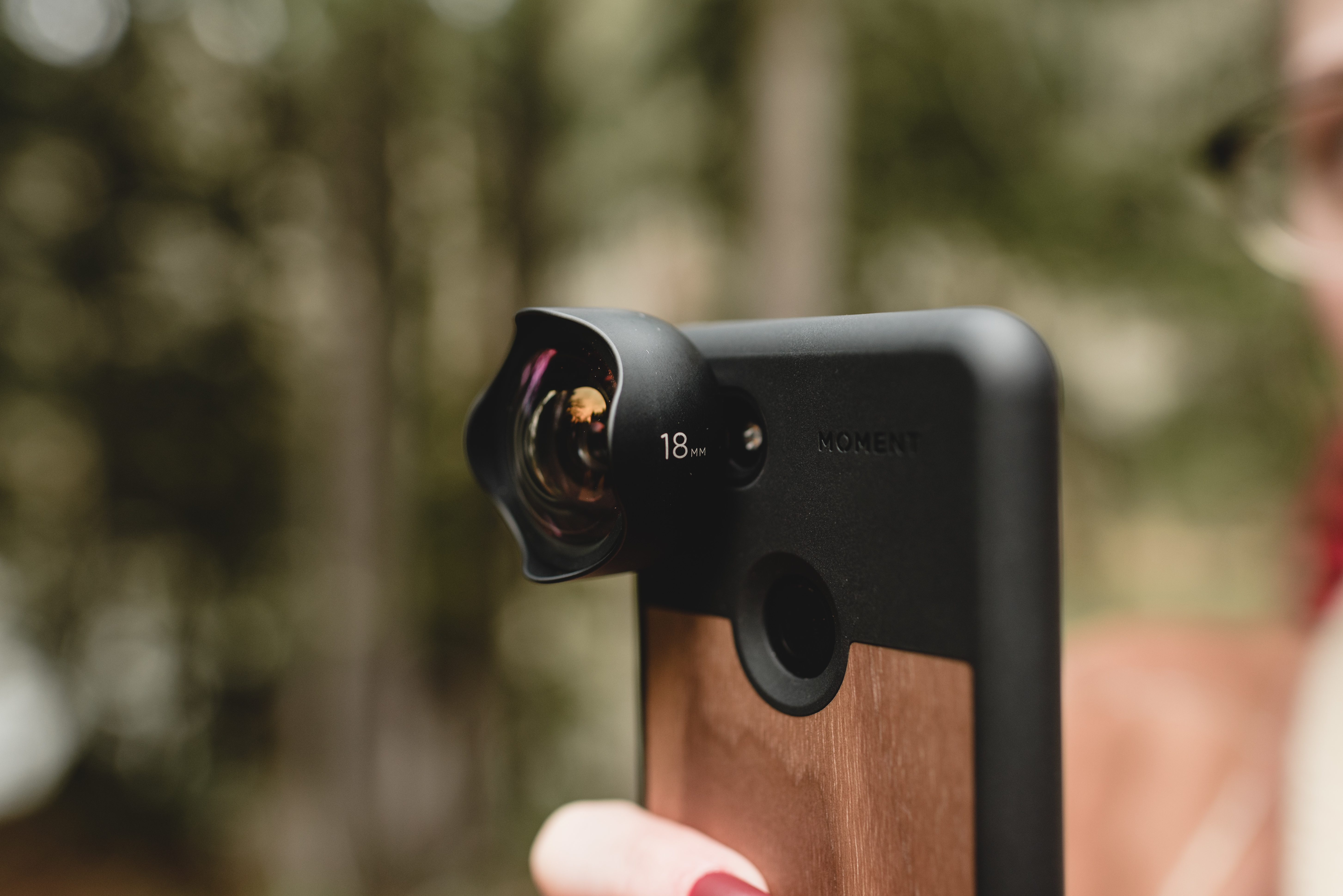 Schatting Actief commentaar Attachable Wide Lens For Your Smartphone | Moment Wide 18mm - Moment