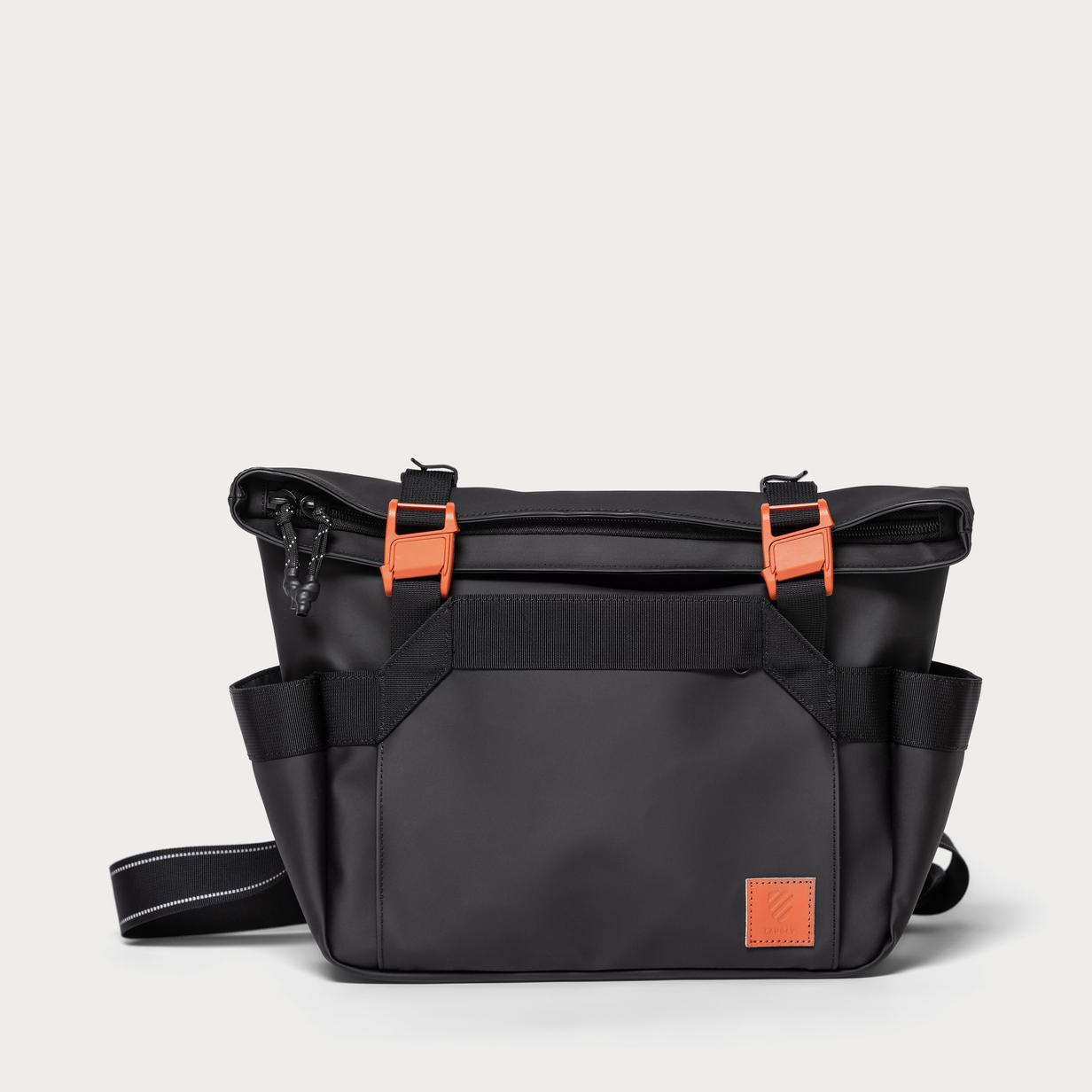 Moment Langly BSBCLAY01 Bravo Mirrorless Shoulder Bag 01