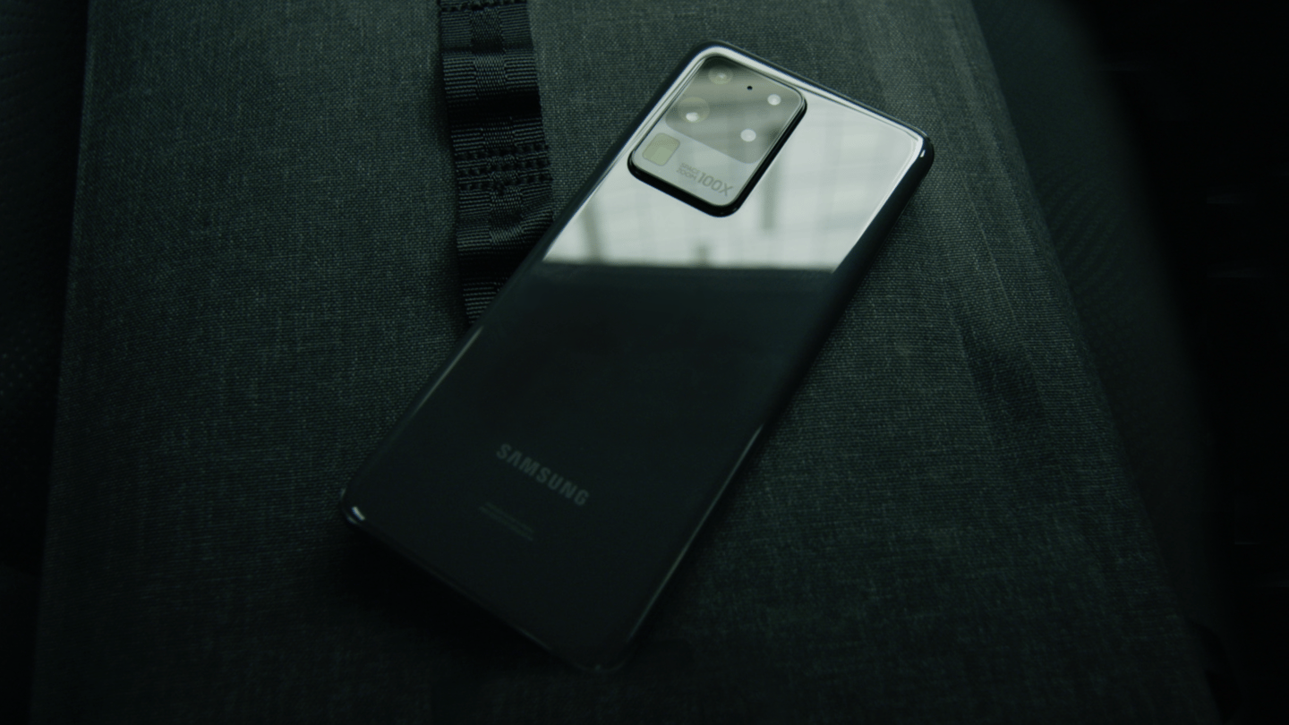 Galaxy S20 - The phone in ominous lighting on a backpack.