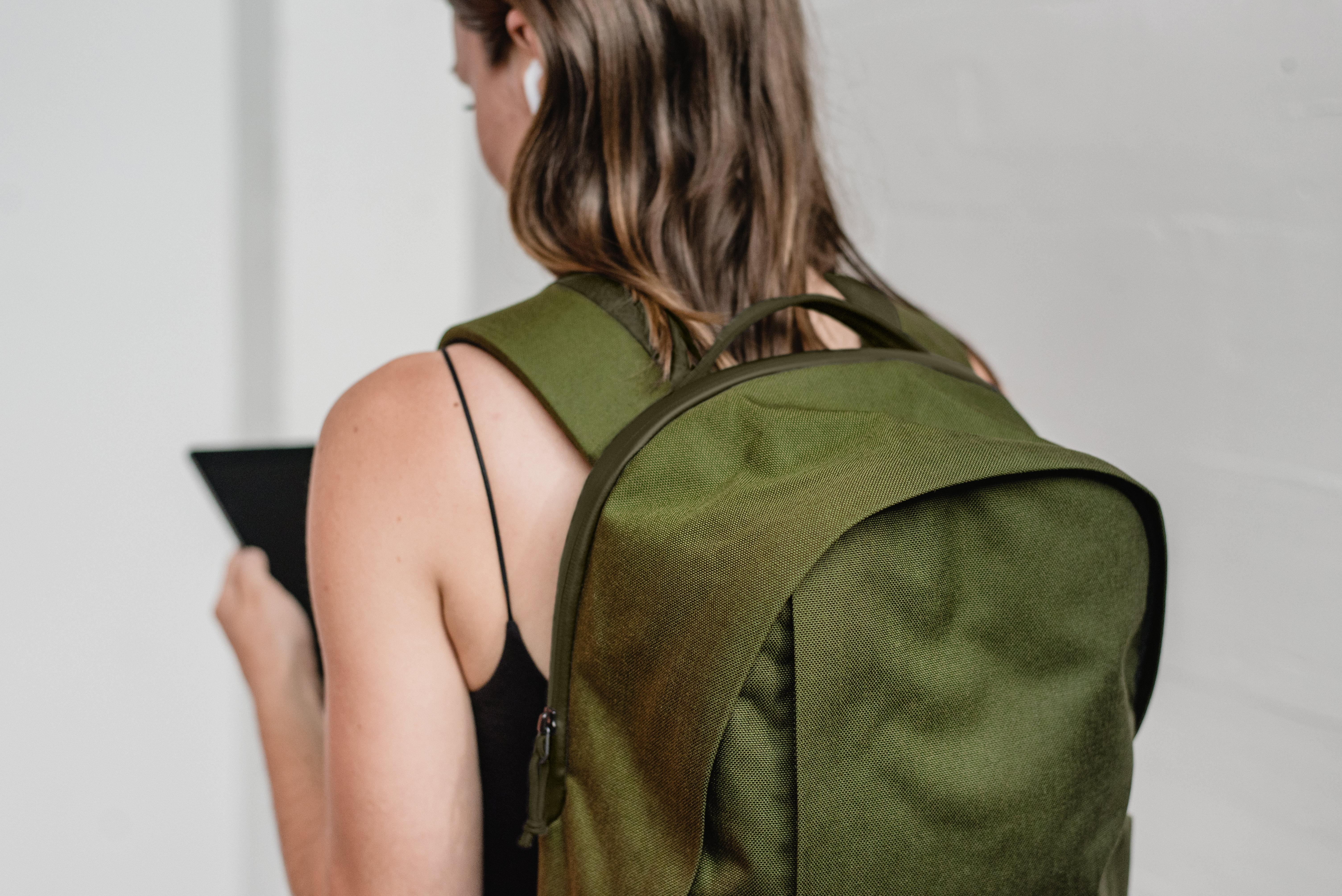 MTW kickstarter green backpack comfort 3